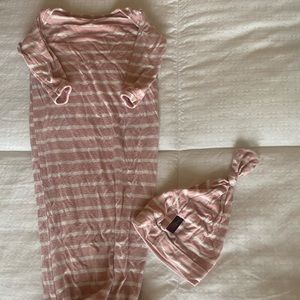 Cozy’s knotted gown and hat